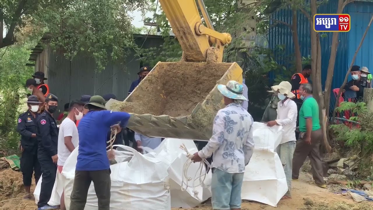 ទំនប់ទ្វាររំដោះទឹកជំនន់ដងស្ទឹងព្រែកត្នោតមួយកន្លែងត្រូវទឹកបុកស្រុត (Video Inside)