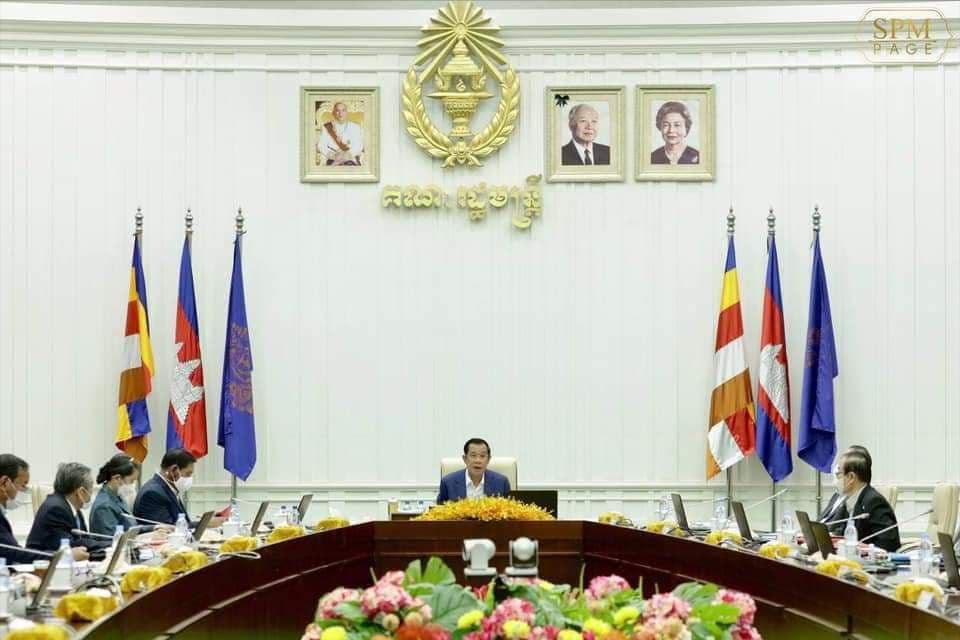 ឧត្តមសេនីយ៍ត្រី ច័ន្ទ សុខុន ប្រកាសគាំទ្រគំនិតផ្ដួចផ្ដើមរបស់សម្ដេចតេជោ ក្នុងការធ្វើវិសោធនកម្មរដ្ឋធម្មនុញ្ញ និងច្បាប់ពាក់ព័ន្ធ កំណត់ឲ្យថ្នាក់ដឹកនាំកំពូលរបស់ជាតិ មានសញ្ជាតិតែមួយគត់ គឺសញ្ជាតិខ្មែរ