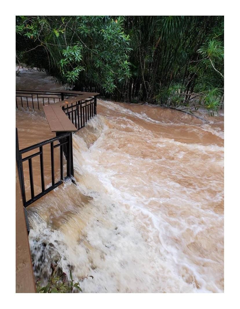 រមណីយដ្ឋានទឹកជ្រោះតាប៉ននៅខេត្តកោះកុងនាថ្ងៃទី១២ តុលា ២០២១