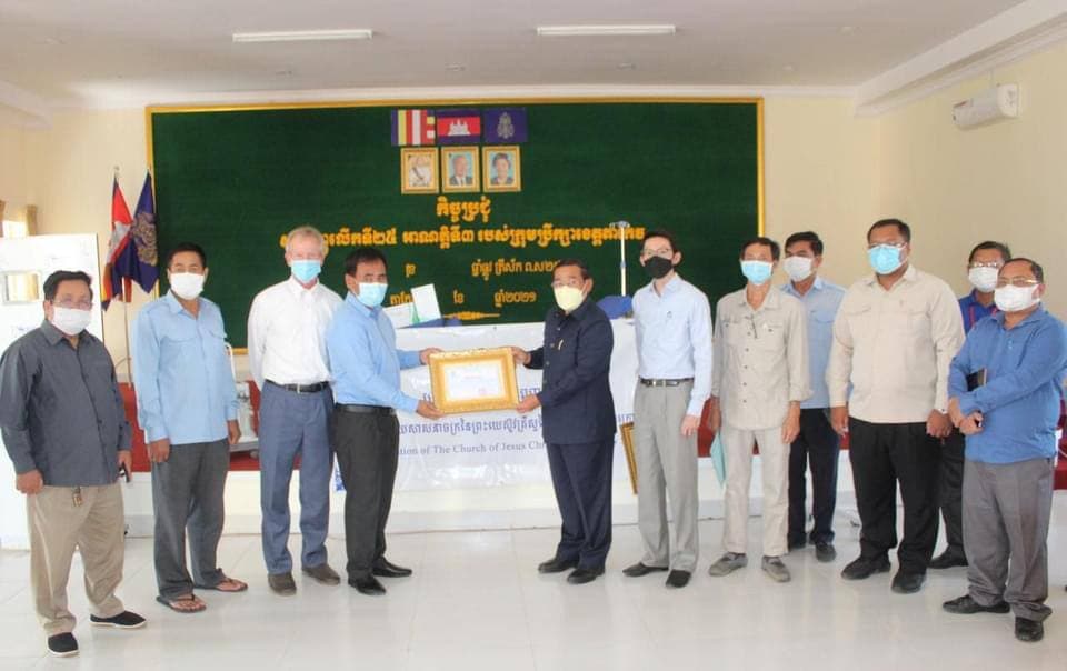 ឯកឧត្តមអភិបាលខេត្តតាកែវ អញ្ជើញទទួលអំណោយជាសម្ភារៈបរិក្ខាវេជ្ជសាស្ត្រពីសប្បុរសជន