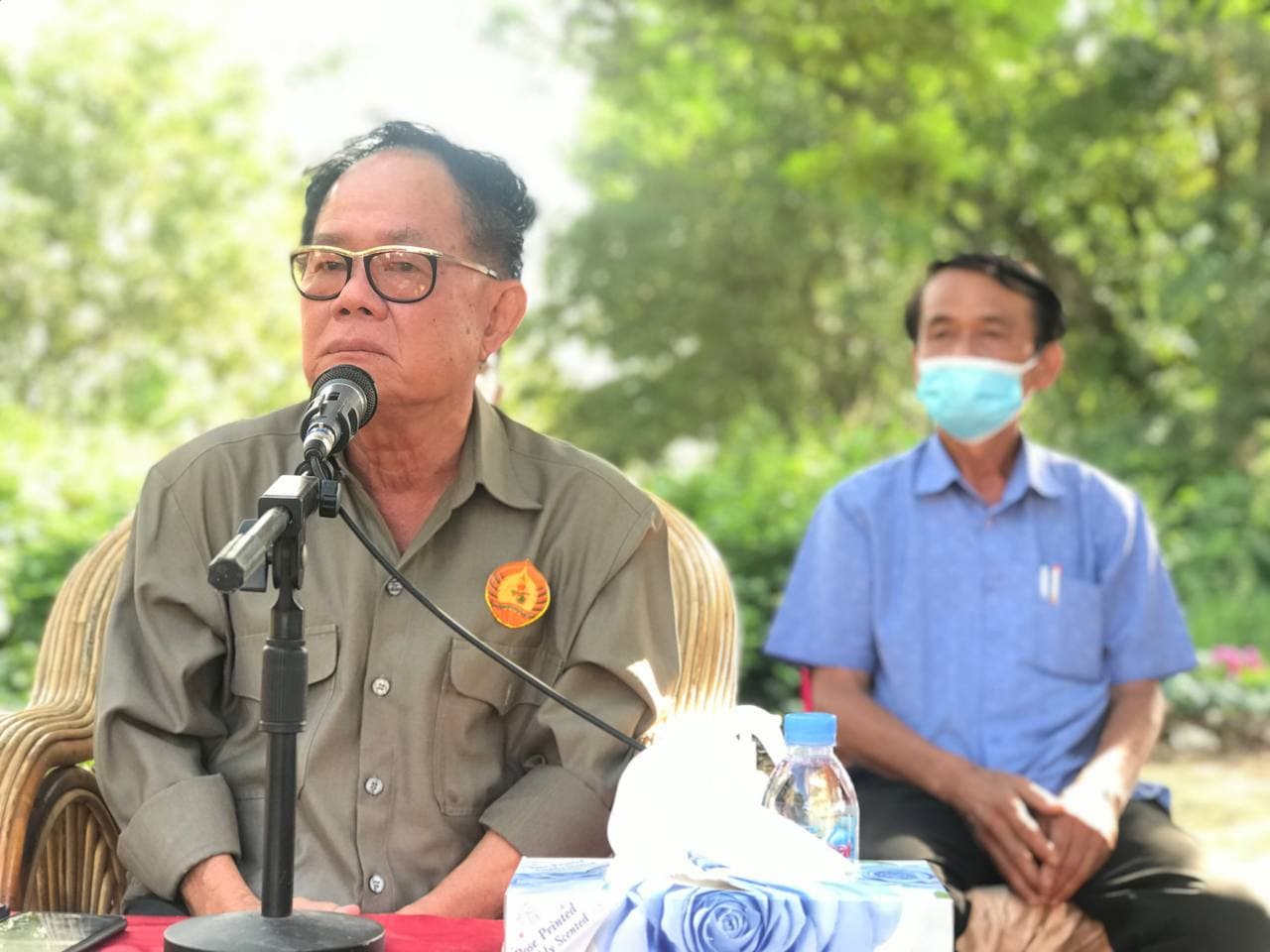 ឧកញ៉ា ឡូវ ហ៊ឺង នាំមកនូវអំណោយ ឯកឧត្តម ឧត្តមសេនីយ ហ៊ុន ម៉ាណែត ផ្តល់ជូនប្រជាពលរដ្ឋ នៅក្នុងភូមិខ្ទឹង(Ktoueng) ឃុំទងត្រឡាច ស្រុកស្រីសន្ធរ ខេត្តកំពង់ចាម