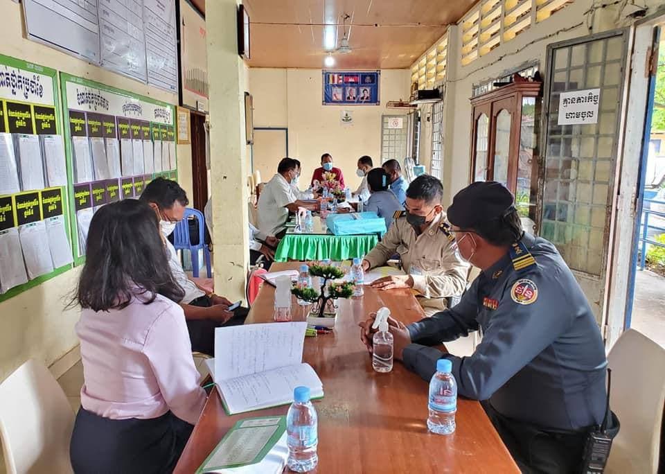 លោក ឌី រ័ត្នខេមរុណ  អភិបាលរងខណ្ឌមានជ័យ  បន្តចុះវាយតម្លៃបើកដំណើរការសាលាបឋមសិក្សាឡើងវិញចំនួន ៣ទីតាំង ក្នុងមូលដ្ឋាន