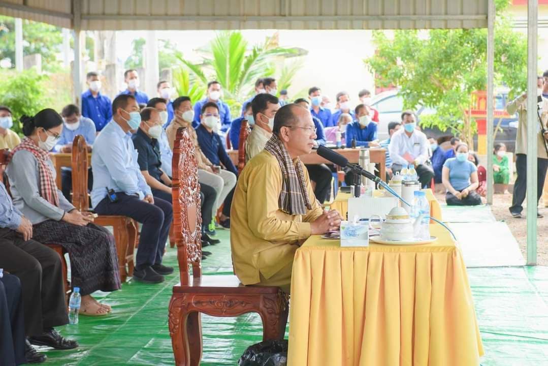 ឯកឧត្តម ម៉ៅ ធនិន ឣភិបាល ខេត្តកំពតបញ្ចប់ជម្លោះដីធ្លី រវាងម្ចាស់គម្រោង បុរីដងទង់ និងប្រជាពលរដ្ឋ ៤គ្រួសារ ក្នុងស្រុកដងទង់