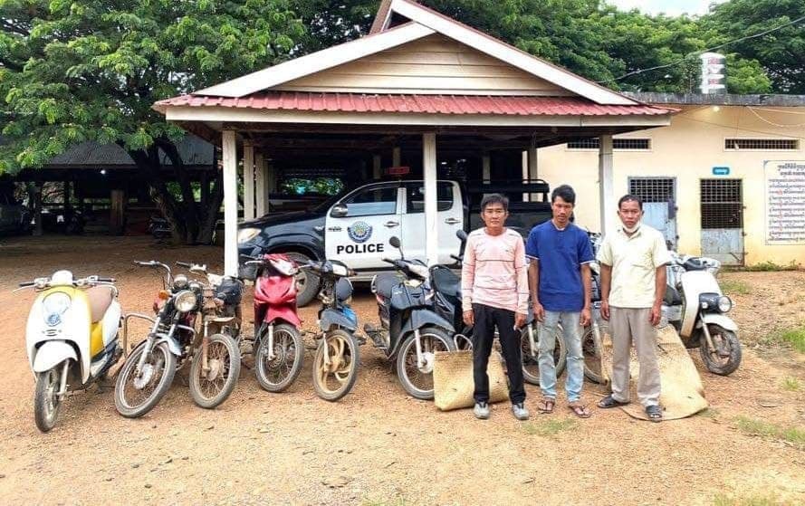 ស្នងការនគរបាលខេត្តស្ទឹងត្រែង ចុះបង្ក្រាបល្បែងស៊ីសងខុសច្បាប់ ឃាត់ខ្លួនអ្នកញៀនល្បែង ៣នាក់ និងរឹបអូសវត្ថុតាងបទល្មើស ជាច្រើនប្រភេទ បញ្ជូនទៅតុលាការ