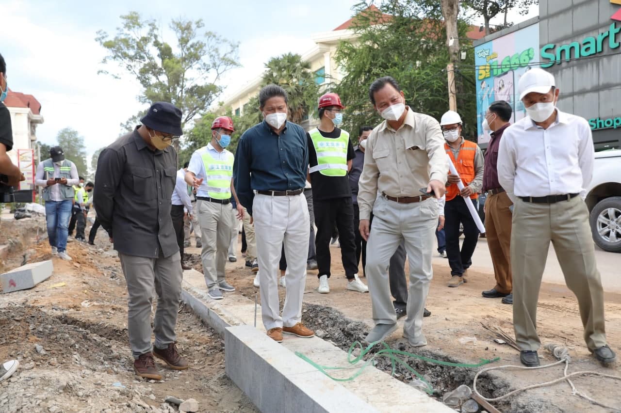 រយៈពេល ១១ខែមកនេះ ការស្ថាបនាផ្លូវ ៣៨ខ្សែ ក្រុងសៀមរាប សម្រេចបាន ៨៣,៨៧% ដែលគ្រោងបញ្ចប់ ការស្ថាបនា ក្នុងចុងខែធ្នូ ឆ្នាំ២០២១