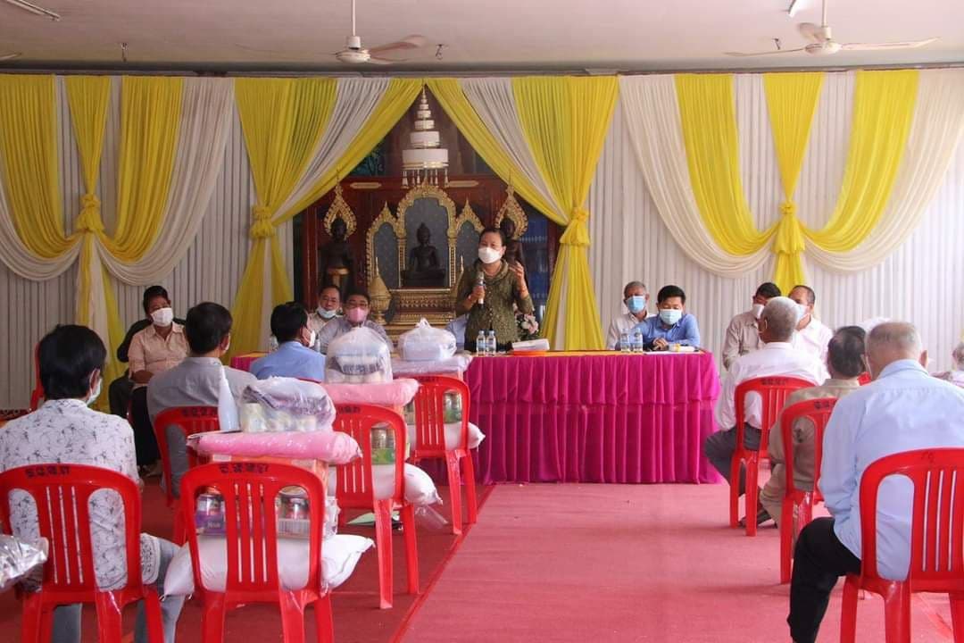 រដ្ឋបាលខណ្ឌចំការមន សំណេះសំណាល និងផ្ដល់អំណោយដល់សមាគមមនុស្សចាស់សង្កាត់ទាំង០៥ ក្នុងឱកាសទិវាមនុស្សចាស់កម្ពុជា និងទិវាមនុស្សចាស់អន្តរជាតិ