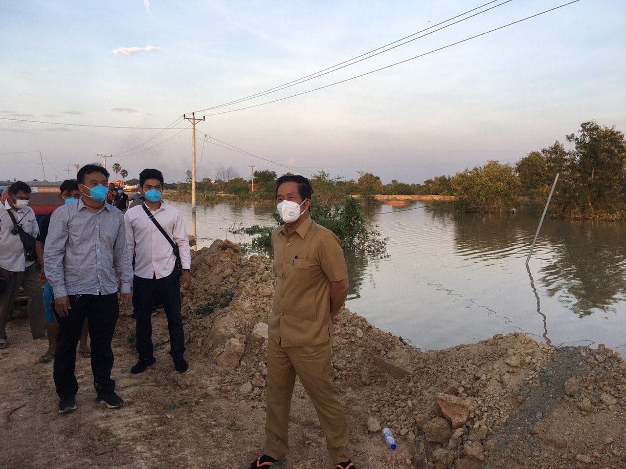 អភិបាលរាជធានីបេសកម្មក្នុងការទប់ស្កាត់ទឹកជំនន់សណ្តរស្ទឹងព្រែកត្នោត ទទួលបានលទ្ធផលជោគជ័យ សូមថ្លែងការអរគុណនិងលើកទឹកចិត្ត កម្លាំងទាំងអស់ដែលចូលរួម