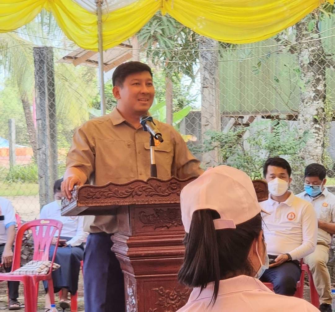 ឯកឧត្តម សាយ សំអាល់ អញ្ជើញជាអធិបតីក្នុងពិធីប្រកាសបញ្ចូលសមាជិក សមាជិកា គណបក្សប្រជាជនកម្ពុជាឃុំទឹកល្អក់ ស្រុកព្រៃនប់