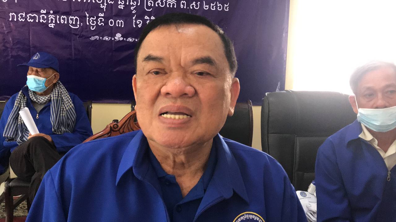លោក ញឹក ប៊ុនឆៃ ប្រកាសប្រាប់សមាជិករបស់ខ្លួនអំពីការផ្អាកបង្រួបបង្រួមជាមួយគណបក្សហ៊្វុនស៊ិនប៉ិច