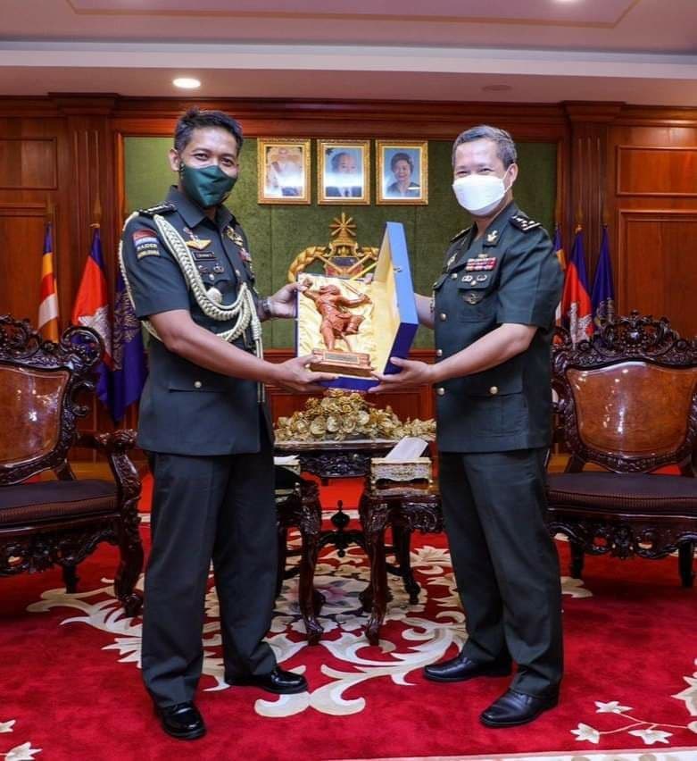 មេបញ្ជាការកងទ័ពជើងគោកវាយតម្លៃខ្ពស់ចំពោះកិច្ចសហប្រតិបត្តិការដ៏ជិតស្និទ្ធរវាងកងទ័ពជើងគោកកម្ពុជា និងឥណ្ឌូនេស៊ី