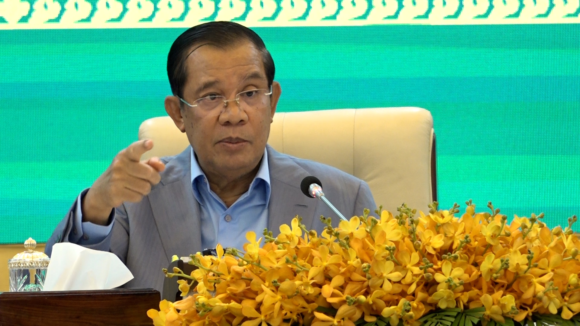 សម្តេចតេជោ ហ៊ុន សែន ប្រកាសបើកដំណើរការលើគ្រប់វិស័យឡើងវិញ