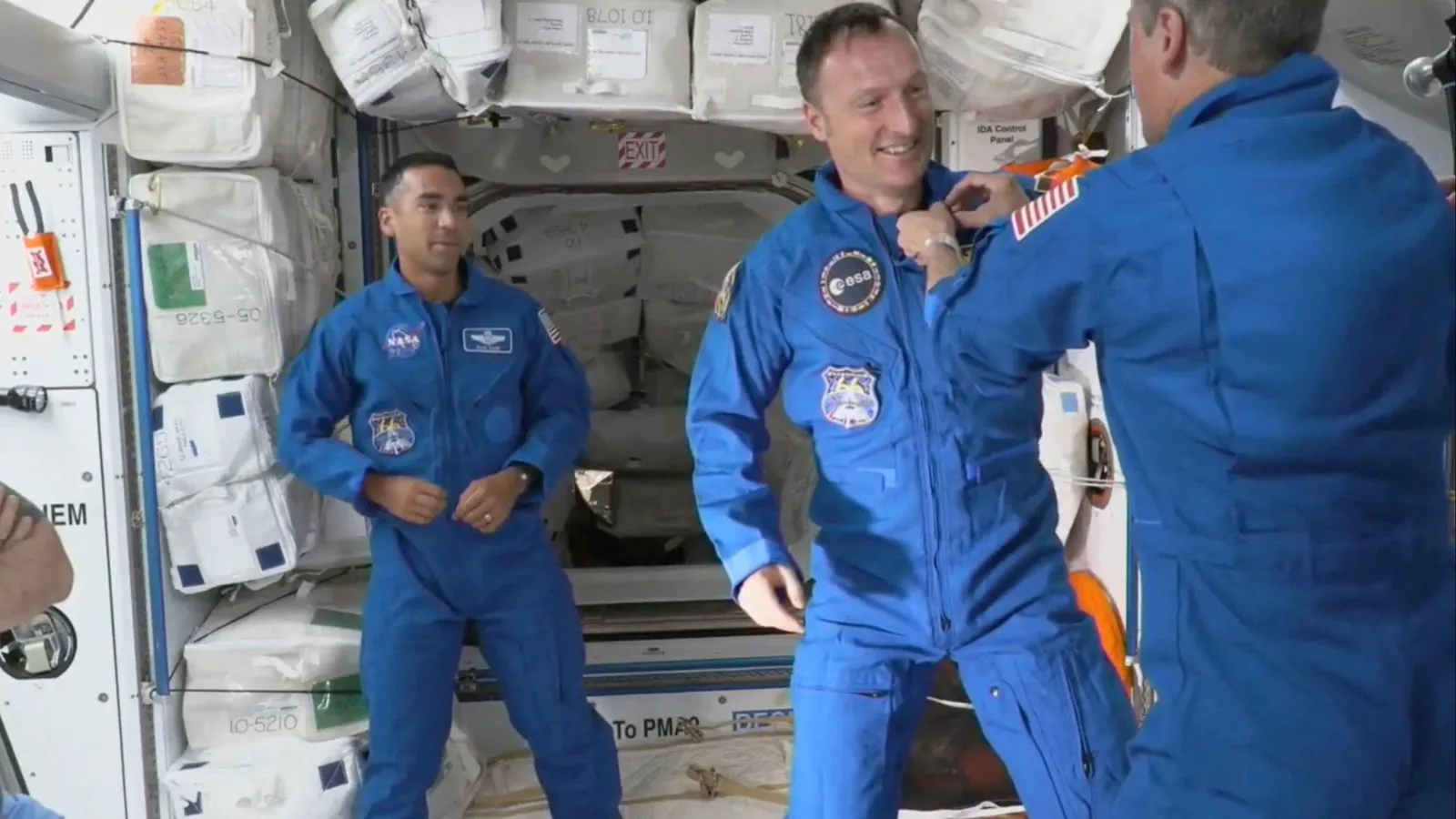អវកាសយានិក ៤នាក់របស់ NASA និងទីភ្នាក់ងារអវកាសអឺរ៉ុបនឹងបំពេញបេសកកម្ម ៦ខែ ក្រោយធ្វើដំណើរទៅដល់ស្ថានីយអវកាសអន្តរជាតិដោយសុវត្ថិភាព