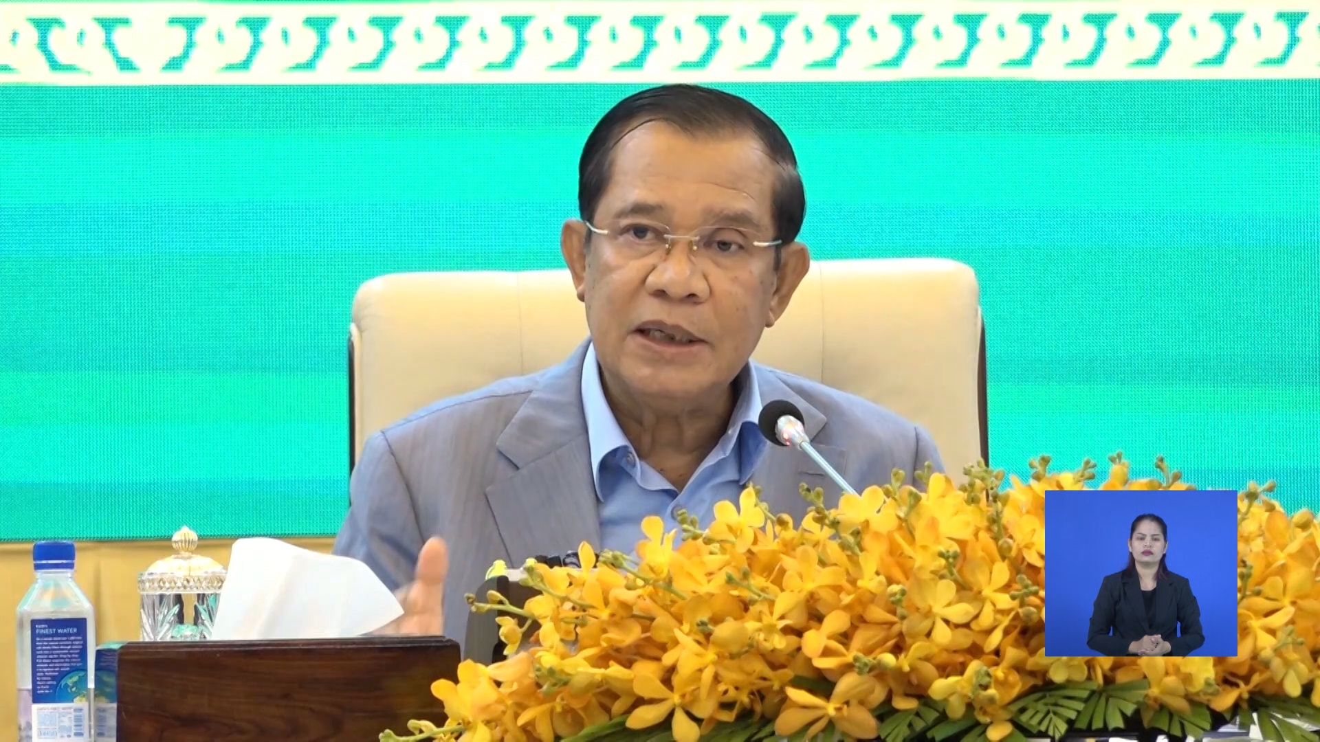 សម្តេចតេជោ ហ៊ុន សែន បញ្ជាក់ថា កំណែទម្រង់រដ្ឋធម្មនុញ្ញ ឲ្យមេដឹកនាំ ស្ថាប័នជាតិ មានសញ្ជាតិតែមួយ