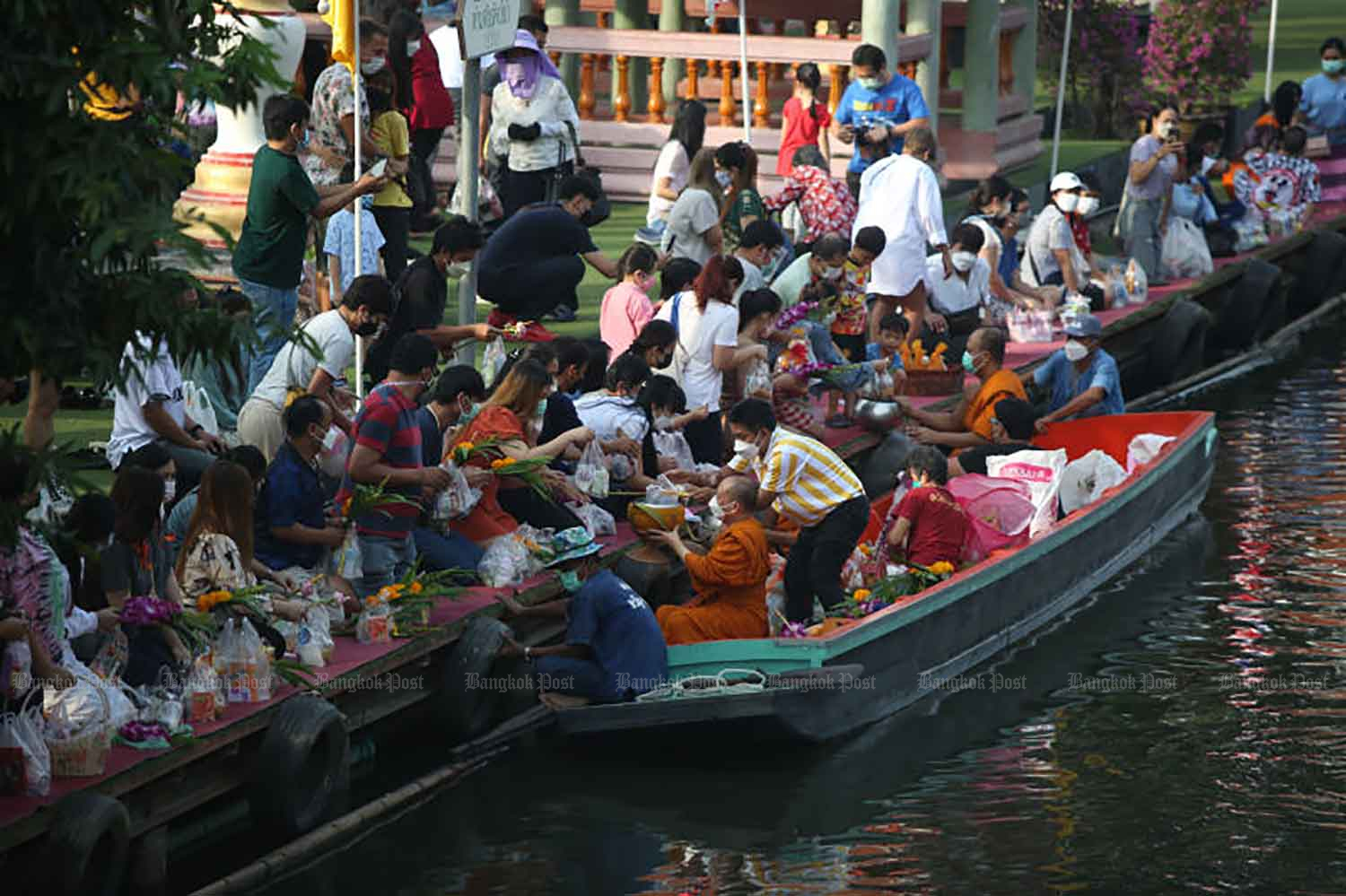 ស្លាប់​មនុស្ស​ព្រោះ​កូ​វី​ដ​នៅ​ថៃ​ ​ធ្លាក់ចុះ​គួរសម​