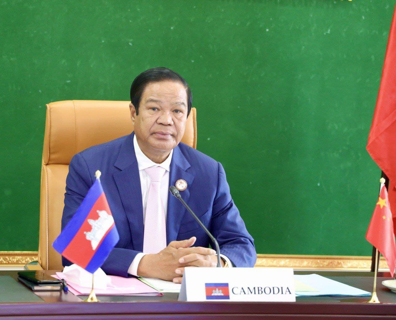 រាជរដ្ឋាភិបាលកម្ពុជា បានត្រៀមខ្លួនរួចជាស្រេច ដើម្បីចូលរួម យ៉ាង សកម្ម ក្នុងយន្តការសហប្រតិបត្តិការទាំងឡាយ នៃ «គំនិតផ្តួចផ្តើ ម ខ្សែក្រវ៉ាត់និងផ្លូវ» ដើម្បីវឌ្ឍនភាព និងការរីកចម្រើនរួម នៃតំបន់ និងសកលលោក (មានវីដេអូ)