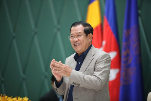 សម្ដេចតេជោ៖ ច្បាប់សញ្ញាតិខ្មែរតែ១ សម្រាប់តំណែងកំពូលទាំង៤ ត្រូវបានព្រះមហាក្សត្រ ឡាយព្រះហស្ថលេខា ដាក់ឱ្យប្រើប្រាស់ជាផ្លូវការហើយ