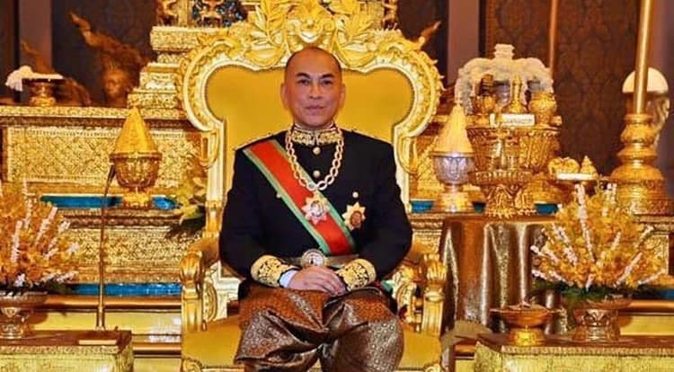 ព្រះមហាក្សត្រ បានឡាយព្រះហស្ថលេខា ដាក់ឱ្យប្រើប្រាស់ច្បាប់សញ្ញាតិតែ១ សម្រាប់តំណែងកំពូលទាំង៤ នៅកម្ពុជា ជាផ្លូវការ