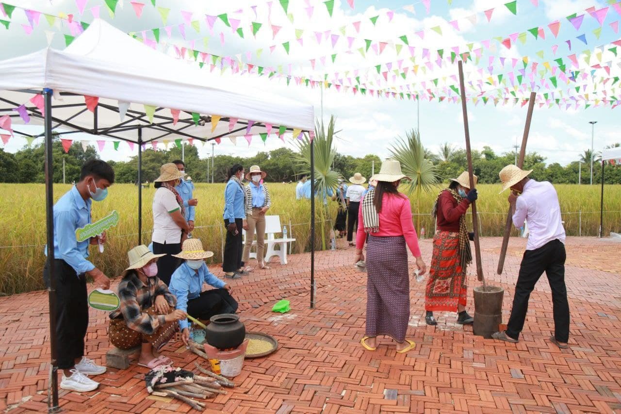 រដ្ឋបាលស្រុកបន្ទាយស្រី រៀបចំពិធីដាល់អំបុក រយៈពេល ៣ថ្ងៃ ក្នុងបរិវេណបរិមណ្ឌល(រង្វង់មូល)បន្ទាយស្រី