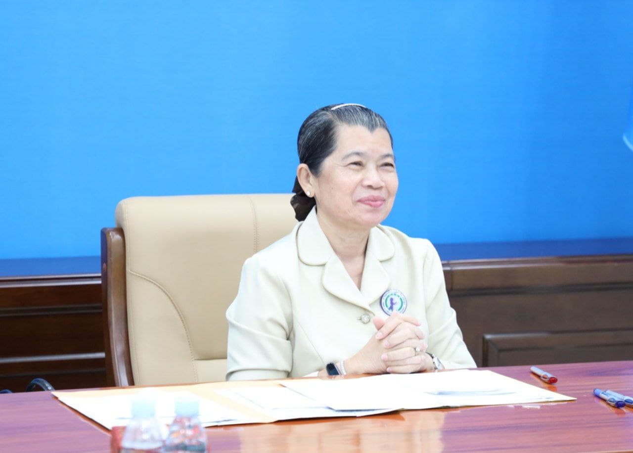 លោកជំទាវ ម៉ែន សំអន អញ្ជើញជាអធិបតីក្នុង ពិធីប្រកាសកែសម្រួល និងបំពេញបន្ថែមគណៈកម្មការសាខាសមាគមនារីកម្ពុជា ដើម្បីសន្តិភាព និងអភិវឌ្ឍន៍ខេត្តតាកែវ