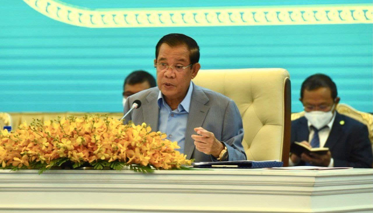 សម្តេចតេជោ ហ៊ុន សែន៖ ការធ្វើដំណើរចេញ-ចូលប្រទេសកម្ពុជា មិនតម្រូវឱ្យធ្វើចត្តាឡីស័កទៀតទេ ទៅលើអ្នកដែលបានចាក់វ៉ាក់សាំង ២ដូសរួច