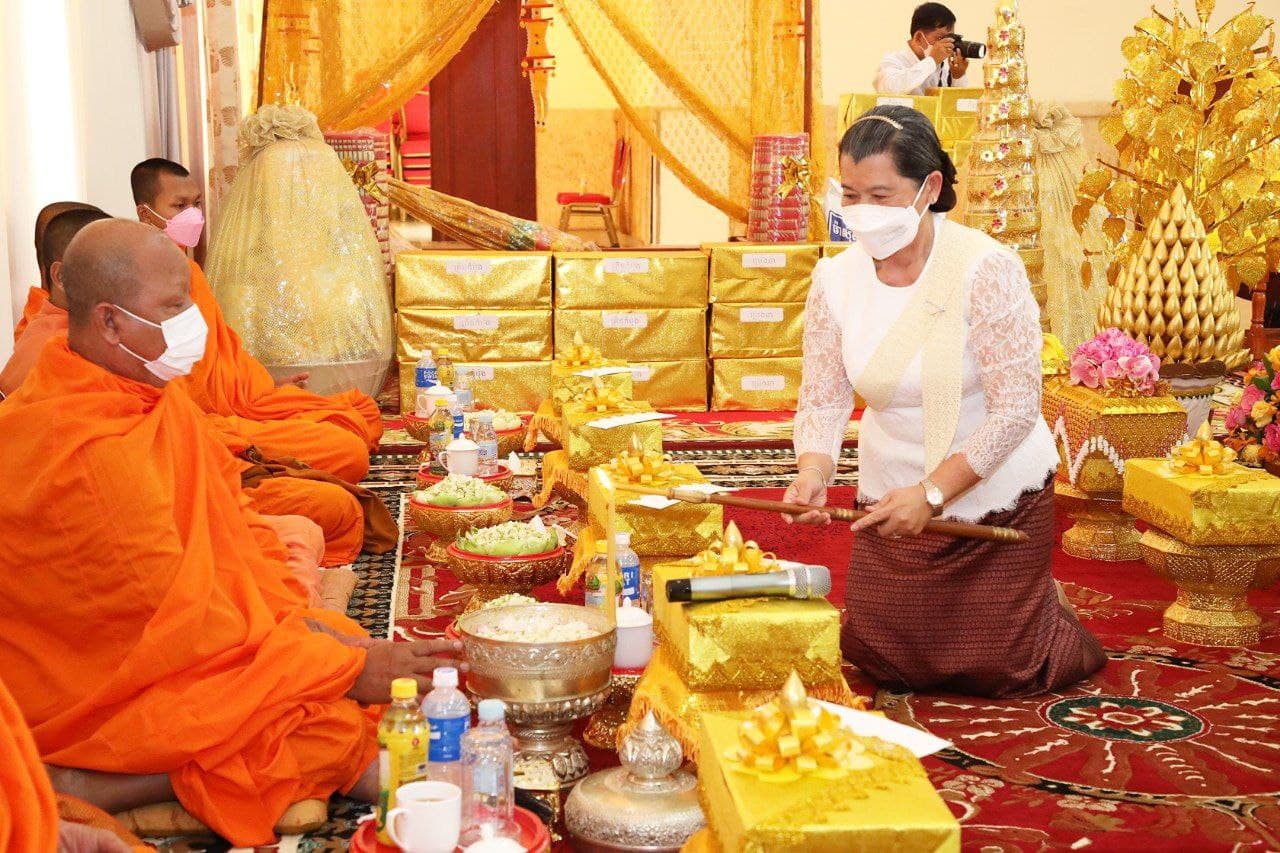 លោកជំទាវ ម៉ែន សំអន អញ្ជើញចូលរួមសូត្រមន្ត នៃអង្គកឋិនទាន នឹងដង្ហែរទៅកាន់ វត្តនាគវ័ន និងវត្តព្រះវិហារលើ