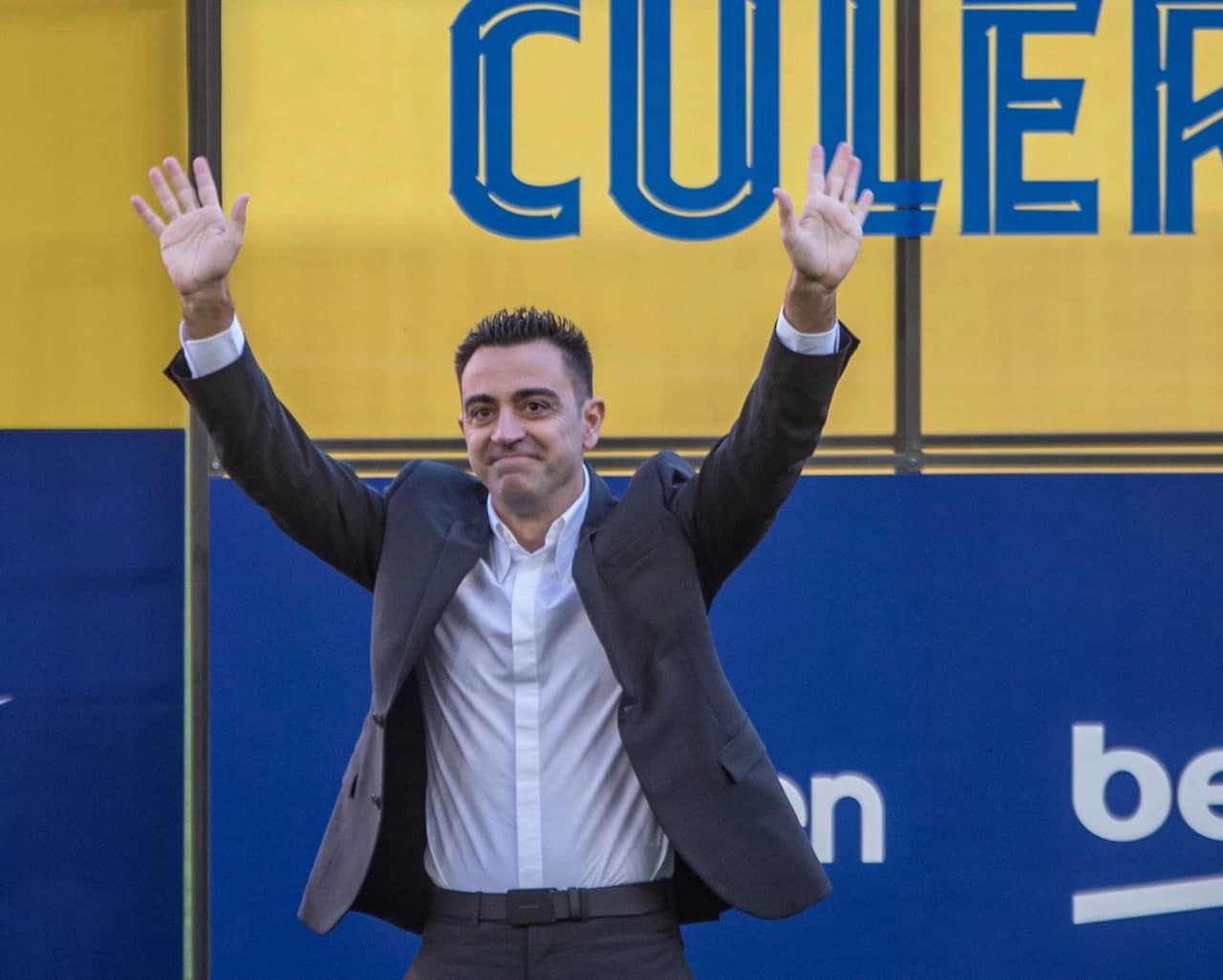Xavi កំណត់គោលដៅនាំយកកីឡាករ Premier League បីនាក់ បន្ទាប់ពីការផ្ទេរ Dani Alves ត្រឡប់មកវិញ
