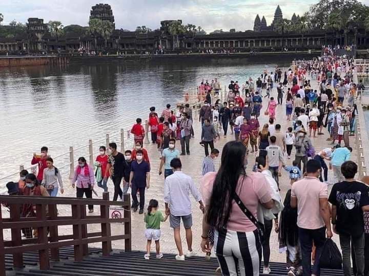 រយៈពេលពីរថ្ងៃអ្នកទេសចរជាតិនិងអន្ដរជាតិទៅកំសាន្ដនៅខេត្ដសៀមរាប ប្រមាណជាង៦ម៉ឺននាក់