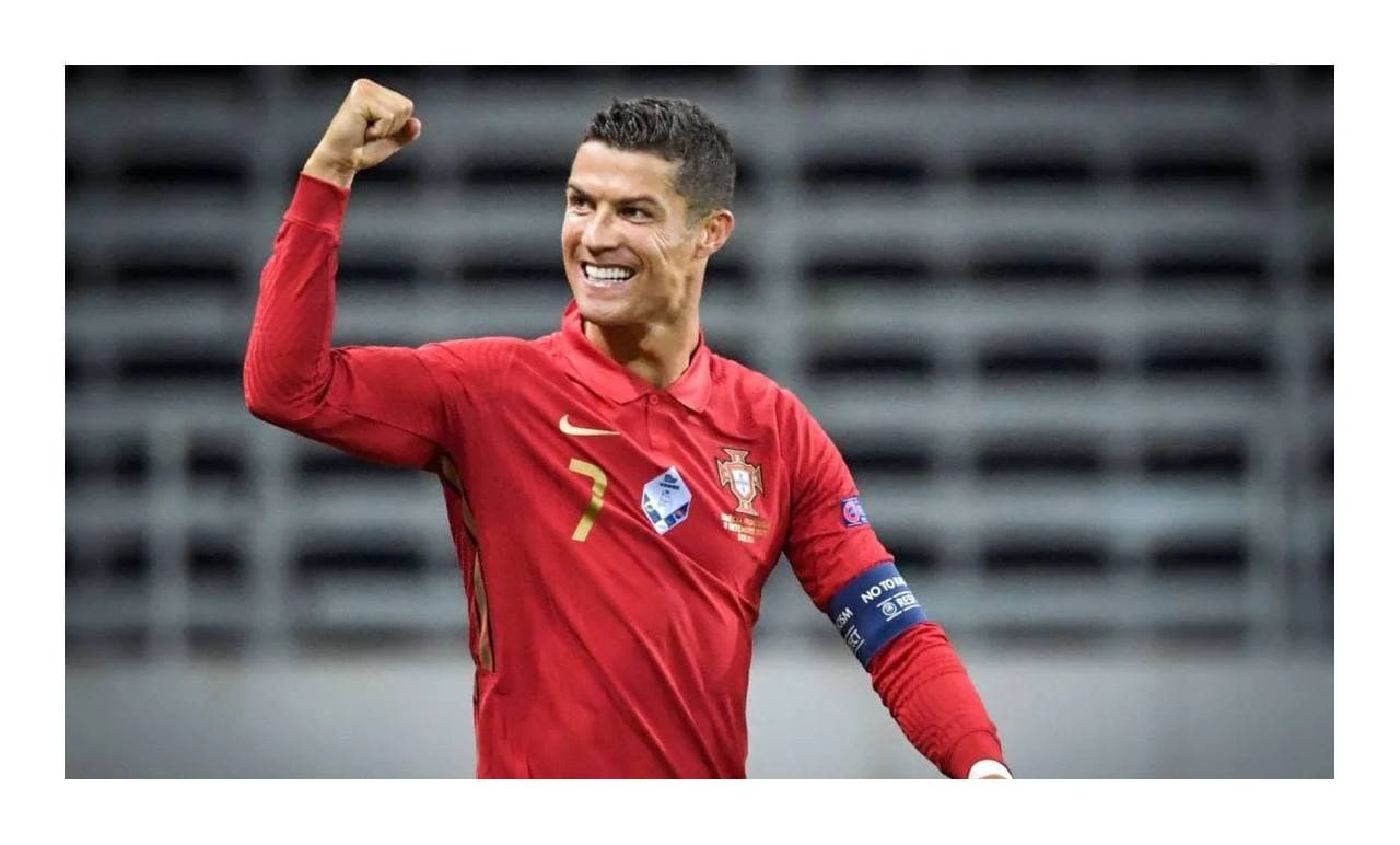 តាមរយៈលោកនាយករដ្ឋមន្ត្រី Portugal សម្តេចតេជោនាយករដ្ឋមន្ត្រី ហ៊ុន សែន សូមផ្តាំផ្ញើនូវសមានចិត្តរបស់យុវជនកម្ពុជាទៅតារាបាល់ទាត់ Ronaldo និងសង្ឃឹមថា ថ្ងៃណាមួយ Ronaldo នឹងមកដល់កម្ពុជា ជាមិនខាន