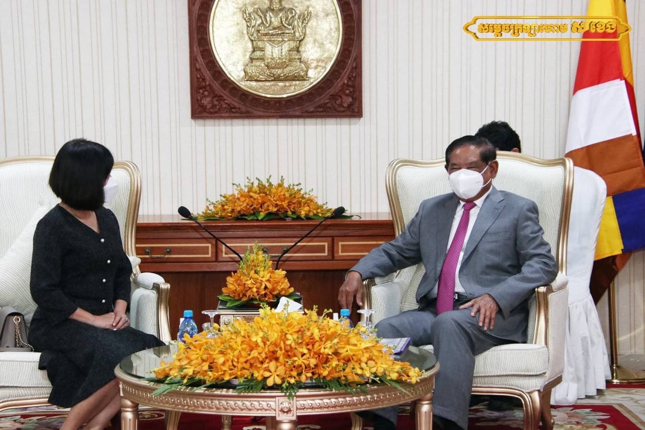 រដ្ឋមន្រ្តីក្រសួងមហាផ្ទៃអនុញ្ញាតអោយលោកជំទាវឯកអគ្គរដ្ឋទូតសាធារណរដ្ឋសឹង្ហបុរីប្រចាំនៅកម្ពុជាចូលជួបសម្តែងការគួរសមនិងពិភាក្សាការងារ