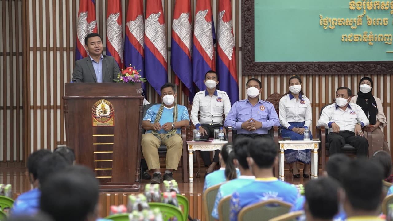 ឯកឧត្តម ប៉ាន់ខែម ប៊ុនថន នាយករងខុទ្ទកាល័យសម្តេចតេជោ នាយករដ្ឋមន្ត្រី និងលោកជំទាវ អញ្ជើញសំណេះសំណាលជាមួយសមាជិក សមាជិកា សមាគមសម្ព័ន្ធសេដ្ឋកិច្ចក្រៅប្រព័ន្ធ និងរ៉ឺម៉កសន្តិភាព