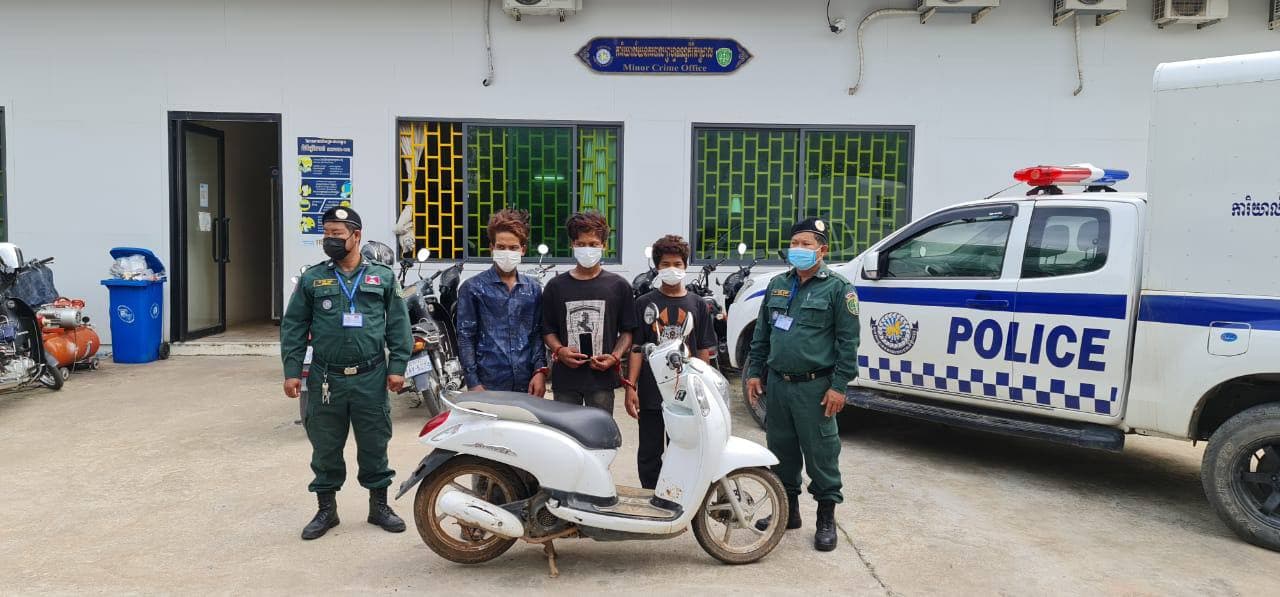 ជនសង្ស័យ ៣នាក់ព្រួតគ្នាវាយជនរងគ្រោះ បណ្តាលឲ្យរងរបួស ប្លន់យកម៉ូតូ ត្រូវសមត្ថកិច្ចចាប់ខ្លួន បញ្ចូនទៅតុលាការ