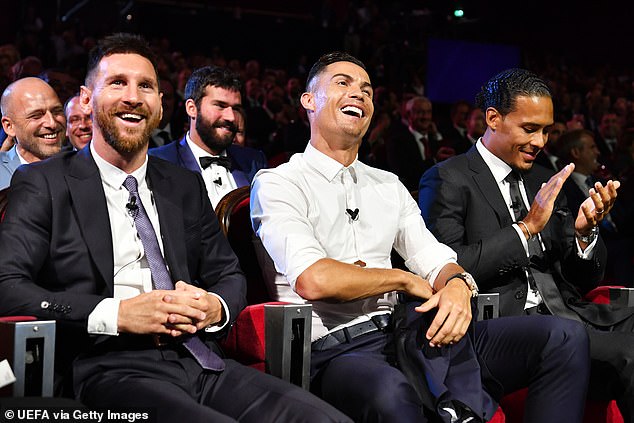 វីដេអូ Cristiano Ronaldo អង្គុយក្បែ Lionel Messi កាលពីឆ្នាំ២០១៩ មានអ្នកចូលមើលជាង 50 លានដង