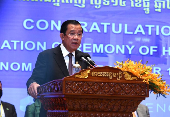 សម្តេចតេជោ៖ សូមកុំបង្ខំកម្ពុជាឱ្យធ្វើនេះធ្វើនោះ។ កម្ពុជាប្រហែលជាមានបញ្ញាគ្រប់គ្រាន់ក្នុងការដោះស្រាយបញ្ហាដោយខ្លួនឯង