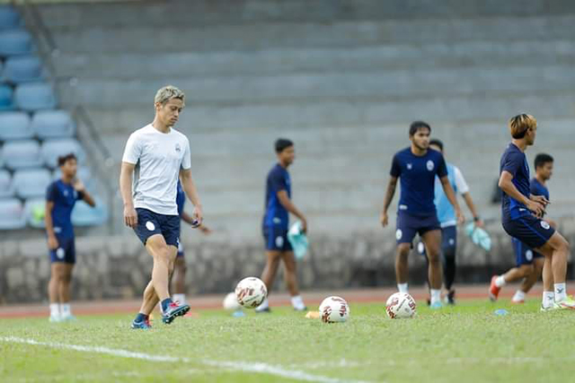 ក្រុមបាល់ទាត់ជម្រើសជាតិកម្ពុជានឹងត្រូវជួបក្រុម ជម្រើសជាតិឡាវនាវេលាម៉ោង៤និង៣០នាទីថ្ងៃទី១៥ធ្នូ