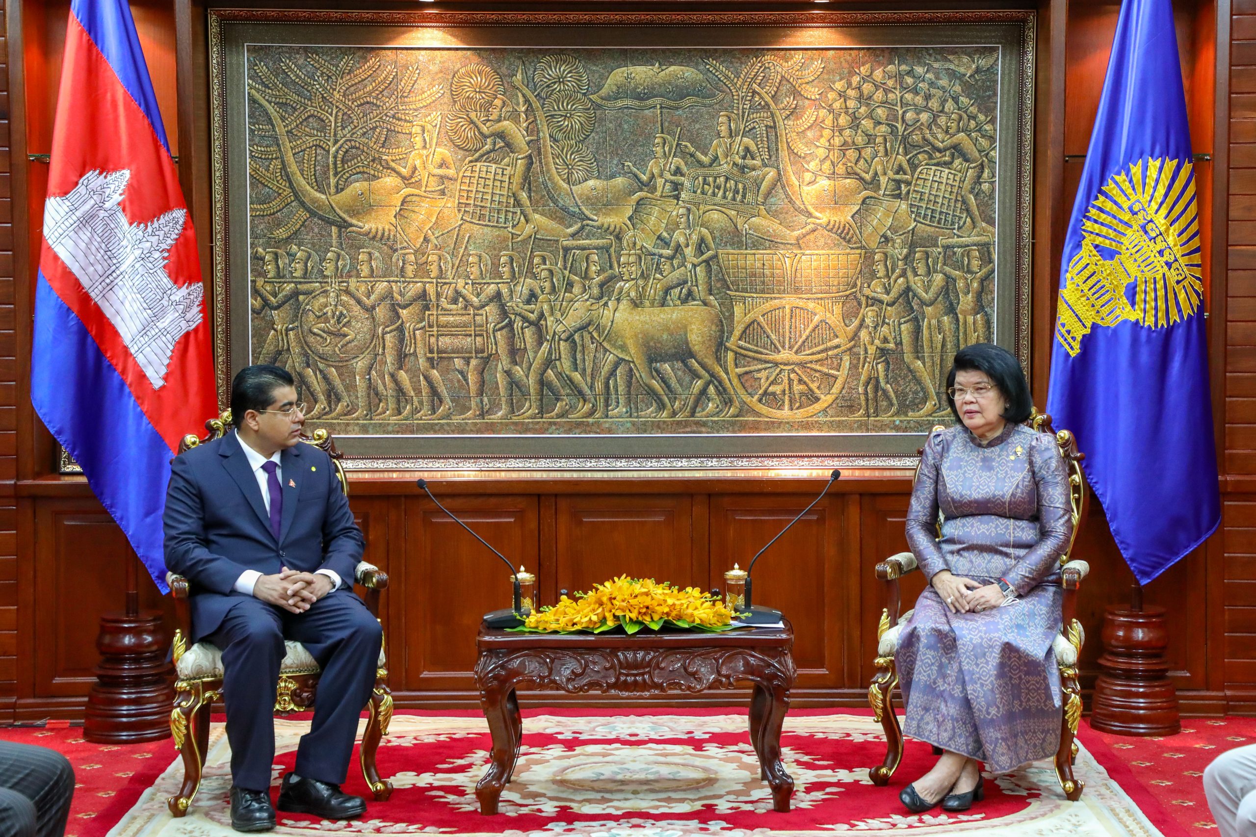 លោកជំទាវ កិត្តិសង្គហបណ្ឌិត ឃួន សុដារី អនុប្រធានទី ២ រដ្ឋសភា ទទួលជួបសម្តែងការគួរសមជាមួយប្រធានសហព័ន្ធសន្តិភាពសកល ប្រចាំតំបន់អាស៊ីប៉ាស៊ីហ្វិក