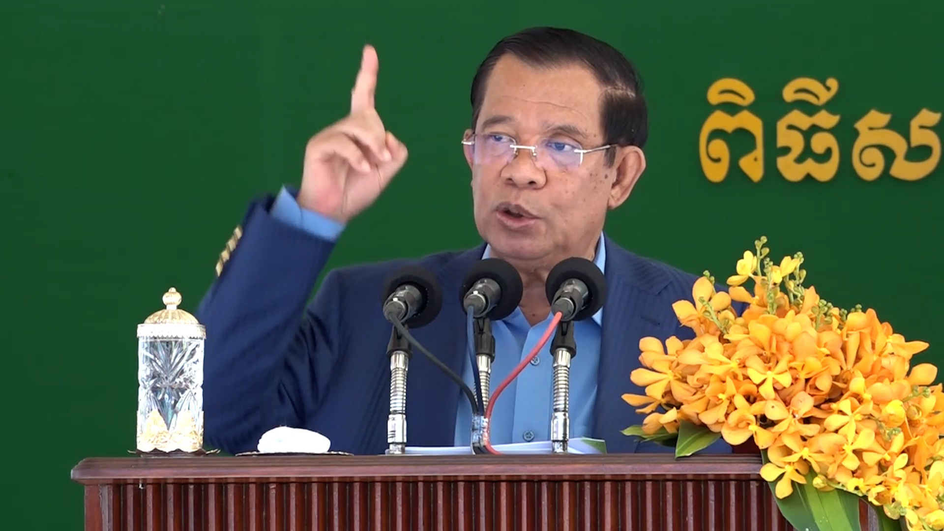 សម្តេចតេជោ ហ៊ុន សែន បានរំឮកពីយុទ្ធសាស្ត្រត្រីកោណ