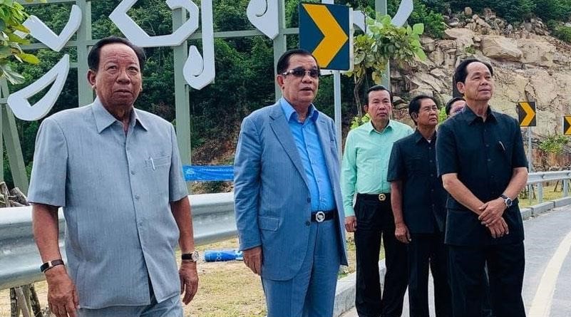 សម្តេចតេជោ ហ៊ុន សែន ពោលថា «ខ្មែរអាចធ្វើបាន» ពេលចុះពិនិត្យសមិទ្ធផលហេដ្ឋារចនាសម្ព័ន្ធនានា នៅខេត្តព្រះសីហនុ