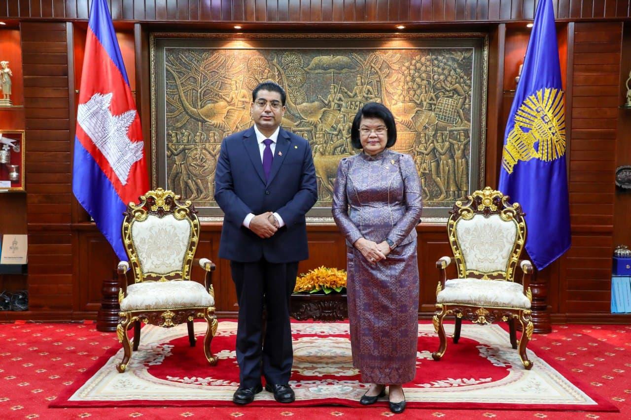លោកស្រី កិត្តិសង្គហបណ្ឌិត ឃួន សុដារី ទទួលជួបសម្តែងការគួរសមជាមួយប្រធានសហព័ន្ធសន្តិភាពសកល ប្រចាំតំបន់អាស៊ីប៉ាស៊ីហ្វិក