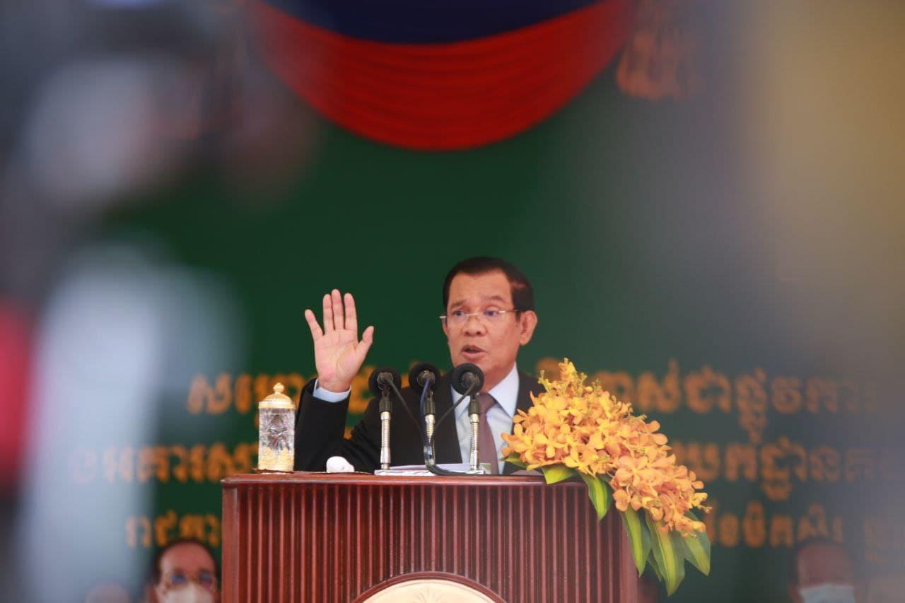 សម្តេចតេជោ ហ៊ុន សែន៖ គយរកចំណូលបាន ២.០៥៥លានដុល្លារ ស្មើនឹង ៨៧ភាគរយក្នុងរយៈពេល ១១ខែ ឆ្នាំ២០២១