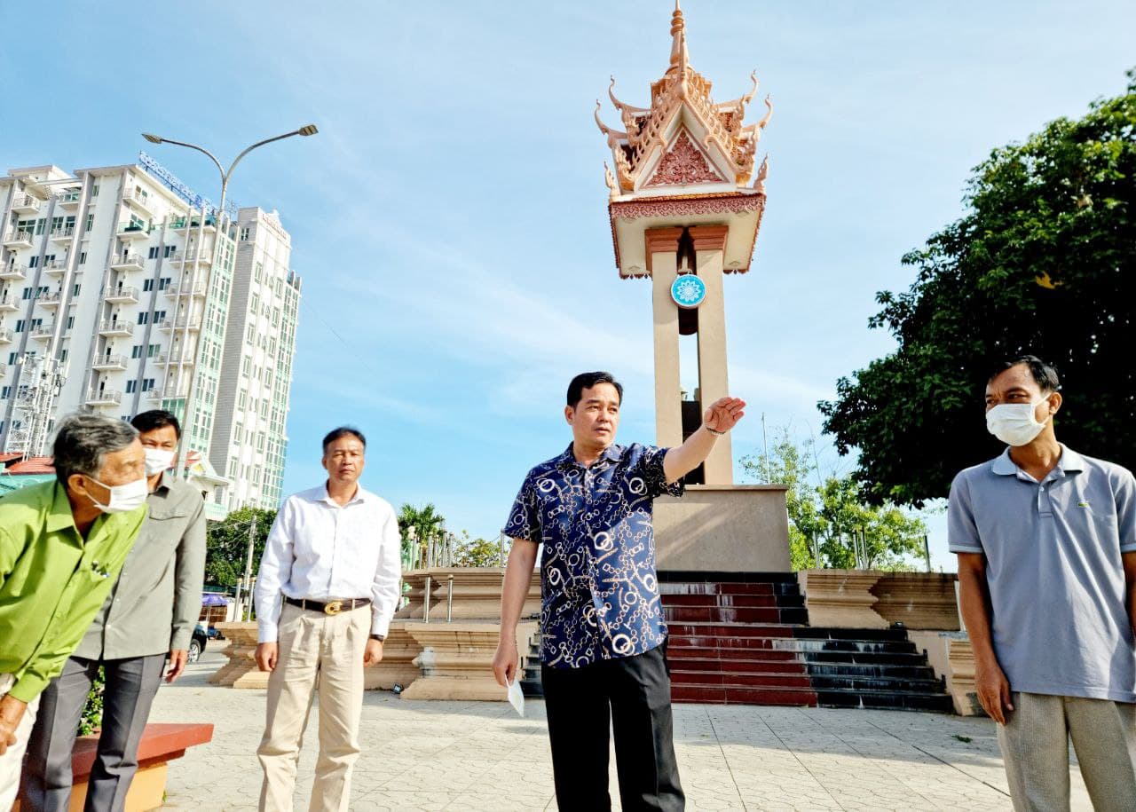 ប្រធានគណបក្សប្រជាជនកម្ពុជា ខេត្តកំពង់ចាម ពិនិត្យវឌ្ឍនភាពនៃការរៀបចំកែលម្អសួនច្បារ, ការដាំដើមឈើបន្ថែមស្ថិតនៅតាមបណ្តោយមាត់ទន្លេ ក្នុងក្រុងកំពង់ចាម និងការលើកប៉ាយគណបក្សប្រជាជនកម្ពុជា
