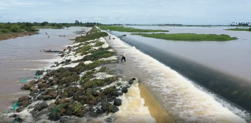 នៅទំនប់១មករា! រីករាយថ្ងៃចុងសប្តាហ៍!