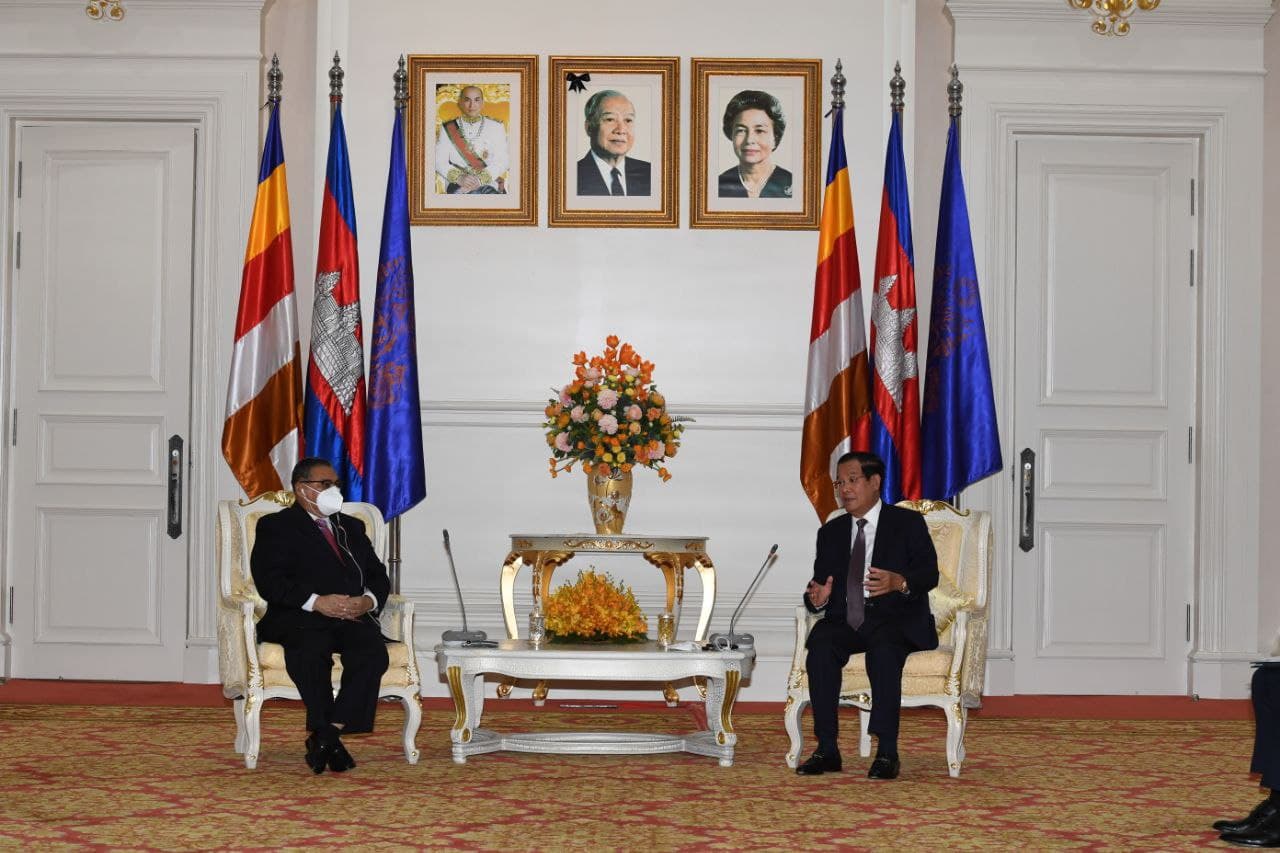 សម្ដេចតេជោ អនុញាតិឱ្យរដ្ឋមន្ត្រី ការបរទេស មី យ៉ាន់ ម៉ា ចូលជួបសម្ដែងការគួរសម នៅវិមានសន្តិភាព