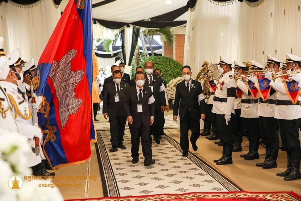 ឯកឧត្តម តេង សាវង្ស អញ្ជើញដឹកនាំគណៈប្រតិភូជាន់ខ្ពស់ក្រសួងមហាផ្ទៃ ចូលគោរពព្រះវិញ្ញាណក្ខន្ធព្រះសព សម្តេចក្រុមព្រះ នរោត្តម រណឫទ្ធិ