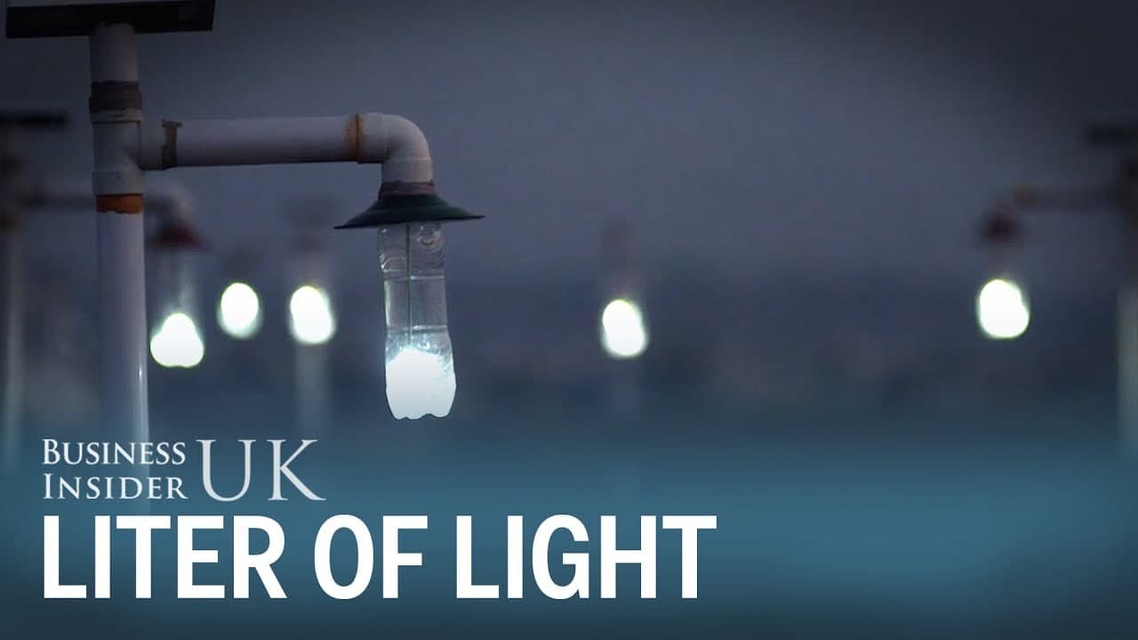 Liter of Light បានបង្កើតបច្ចេកទេសថ្មីមួយ ដើម្បីជួយសហគមន៍ក្រីក្របង្កើតអំពូលភ្លើងផ្ទាល់ខ្លួន