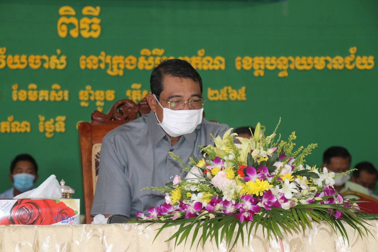 ឯកឧត្តម ឧបនាយករដ្ឋមន្រ្តី កែ គឹមយ៉ាន ផ្ដល់ភួយ និងអាវរងារ ជូនដល់មនុស្សវ័យចាស់ នៅស្រុកភ្នំស្រុក និងក្រុងសិរីសោភ័ណ