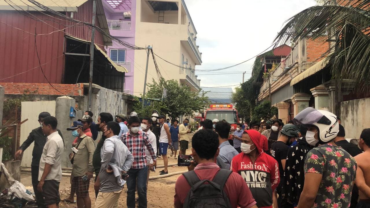 ទុស្សេខ្សែភ្លើងឆេះផ្ទះ១ ខ្នងទាំងស្រុង នៅខណ្ឌដង្កោ ផ្អេីលដល់ប្រជាពលរដ្ឋ និងសមត្ថកិច្ចចុះអន្តរាគមន៍