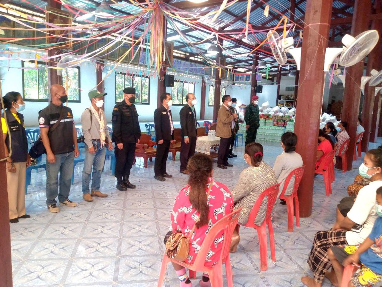កម្មករខ្មែរ សរុបចំនួន ១០០គ្រួសារទទួលបានការឧបត្ថមពីក្រុមការងាររបស់ស្ថានអគ្គកុងស៊ុលកម្ពុជាប្រចាំខេត្តសាកែវ