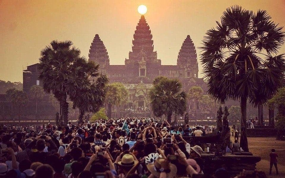 ប្រាសាទអង្គរវត្តជាប់លេខ ១ ជាប្រាសាទដ៏ល្បីល្បាញបំផុតនៅអាស៊ីរបស់គេហទំព័រ Touropia