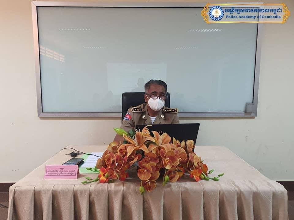 កិច្ចប្រជុំឆ្លងកម្មវិធីអប់រំវគ្គសុក្រឹតការថ្នាក់ដឹកនាំនគរបាលកម្រិត២ នៅសាលាមធ្យមបច្ចេកទេស