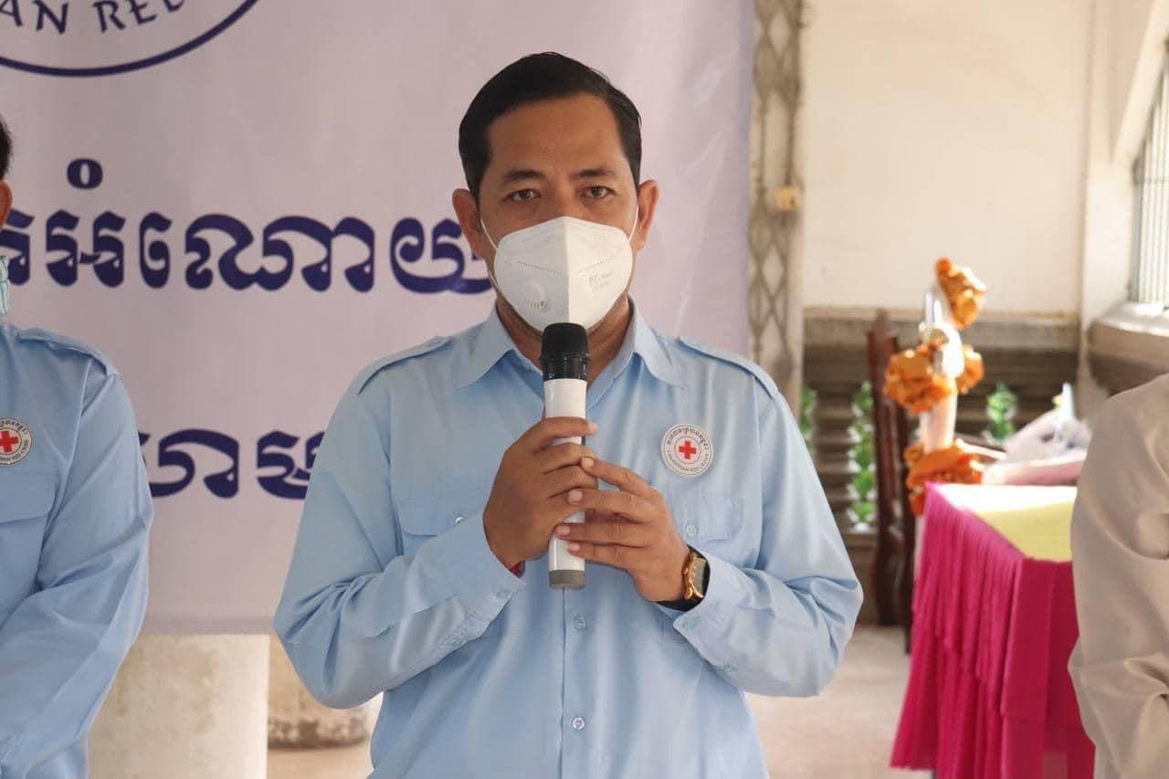 លោកអភិបាល ខណ្ឌចំការមន បានចុះចែកអំណោយរបស់សម្តេចកិត្តិព្រឹទ្ធបណ្ឌិត ប៊ុន រ៉ានី ហ៊ុន សែន ជូនដល់ប្រជាពលរដ្ឋដែលមានជីវភាពខ្វះខាត